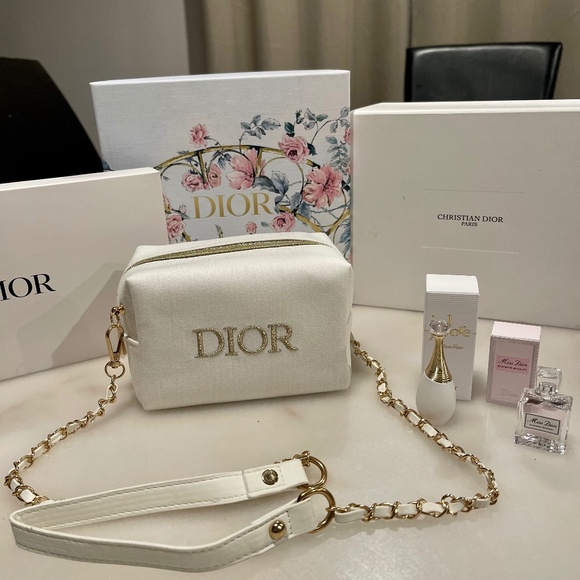 Dior Handbags - Dior white cosmetic bag and samples gift set